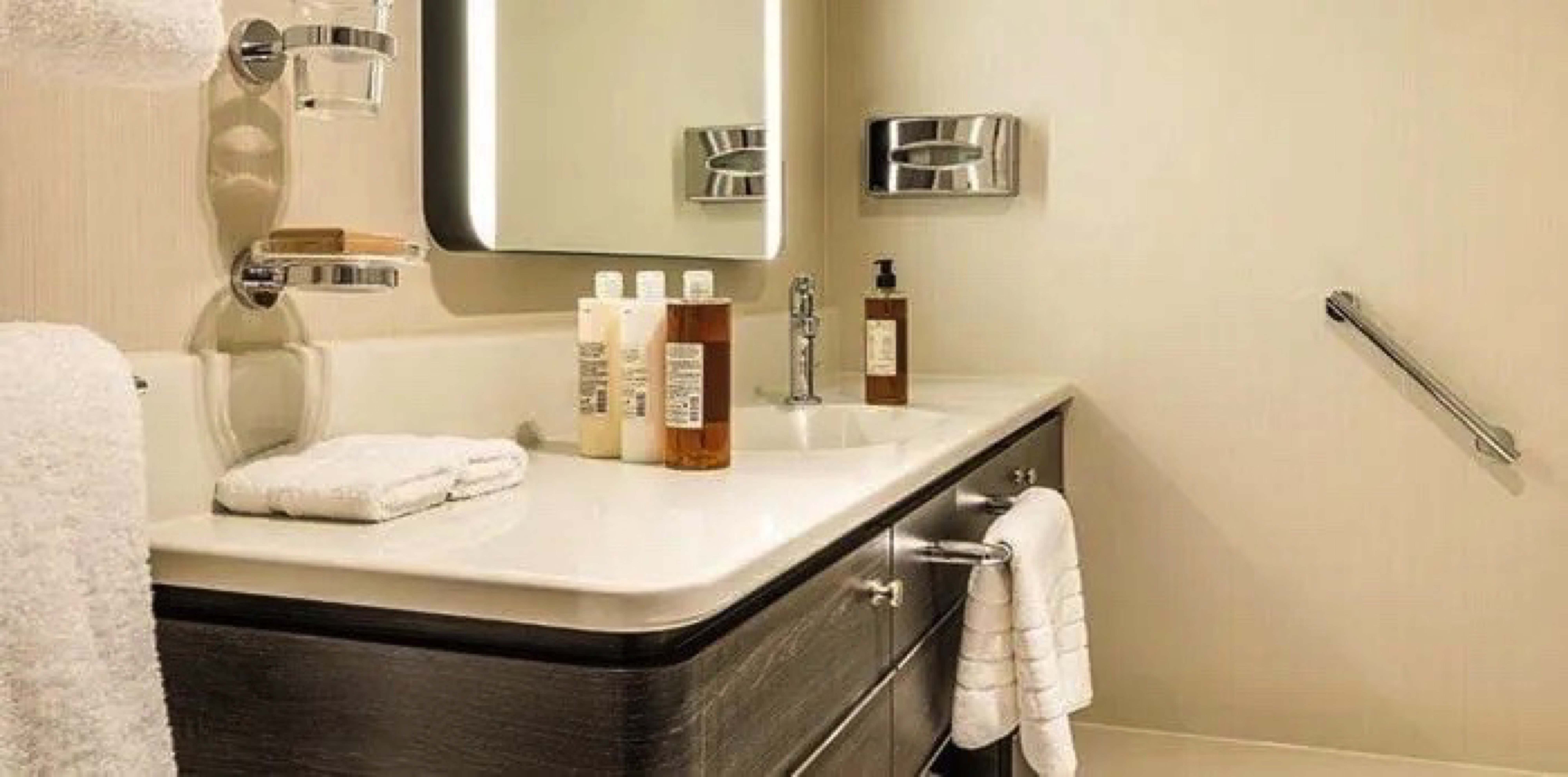 Twin Deluxe with Balcony